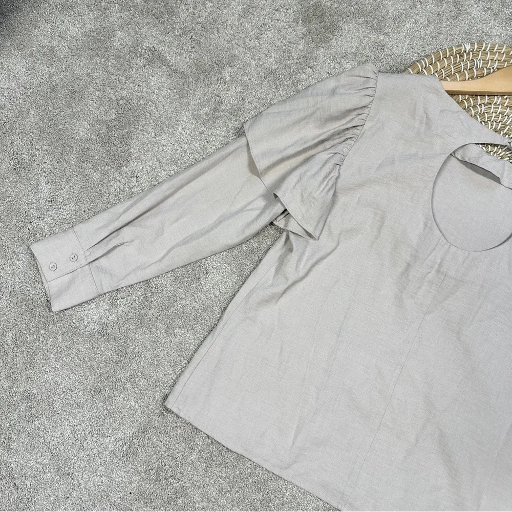 The Odells Ruffle Shoulder Long Sleeve Top Blouse in Beige Cottagecore Size S - Picture 8 of 14